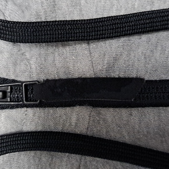 Isaora Hoodie Size Large Grey - Picture 4 of 7